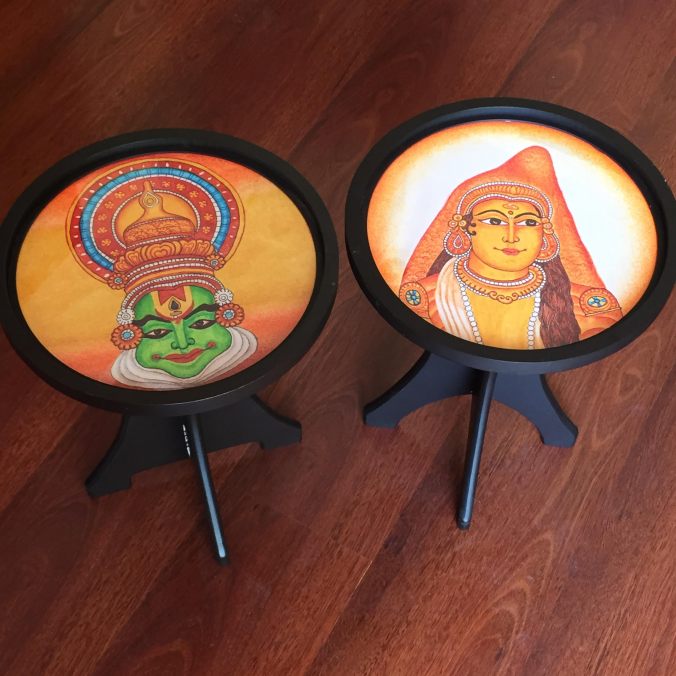 Mural Aura buddy stools