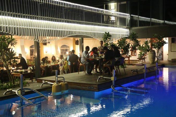 Rooftop poolside fine dining restaurant HabLife Novella, my thought lane